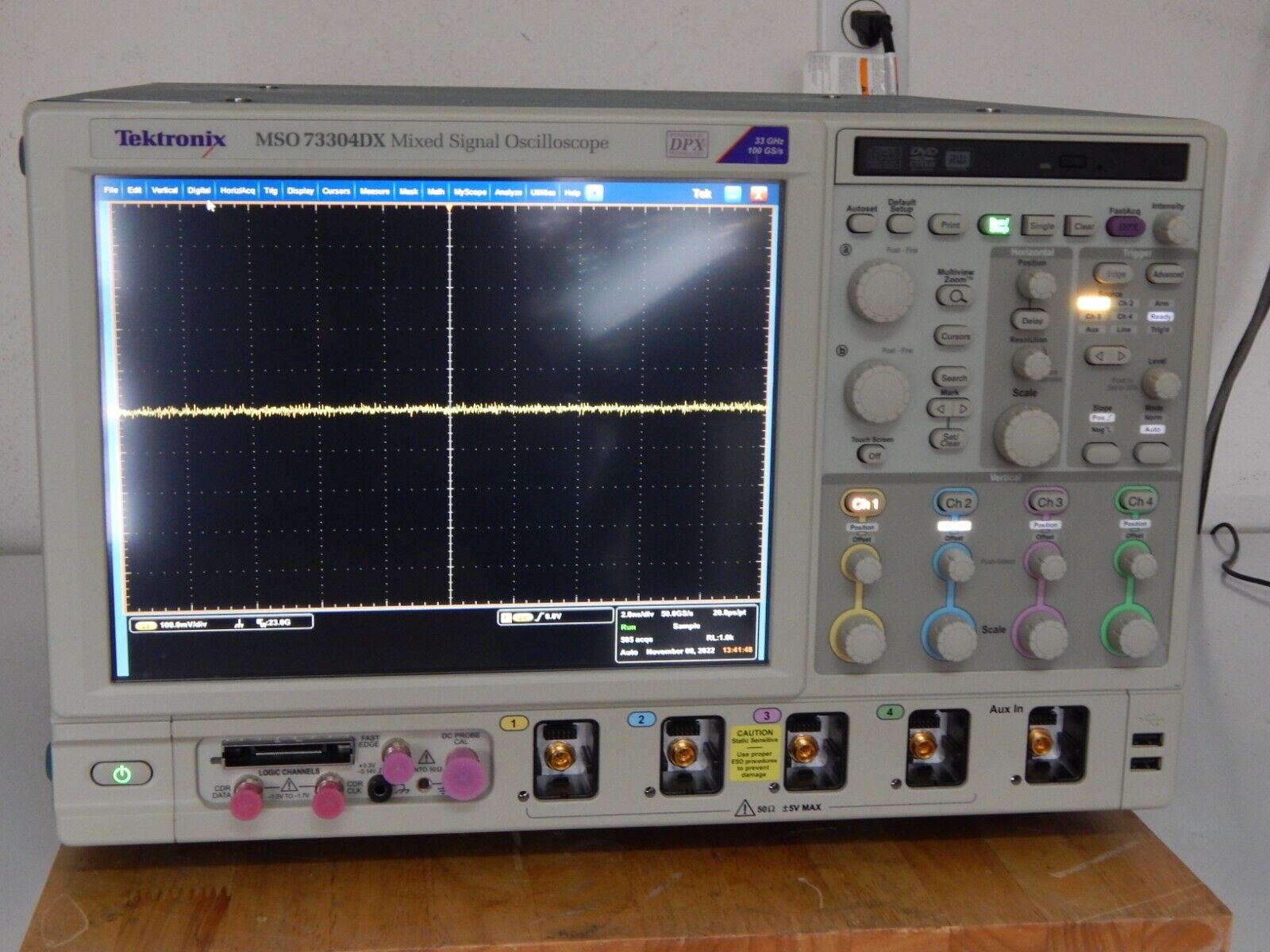 Tektronix MSO73304DX 33GHz, 100Gs/s, 4+16 Ch., mso oscilloscope,CAL,WIN7, NIST Tektronix MSO73304DX 33GHz, 100Gs/s, 4+16 Ch., mso oscilloscope,CAL,WIN7, NIST